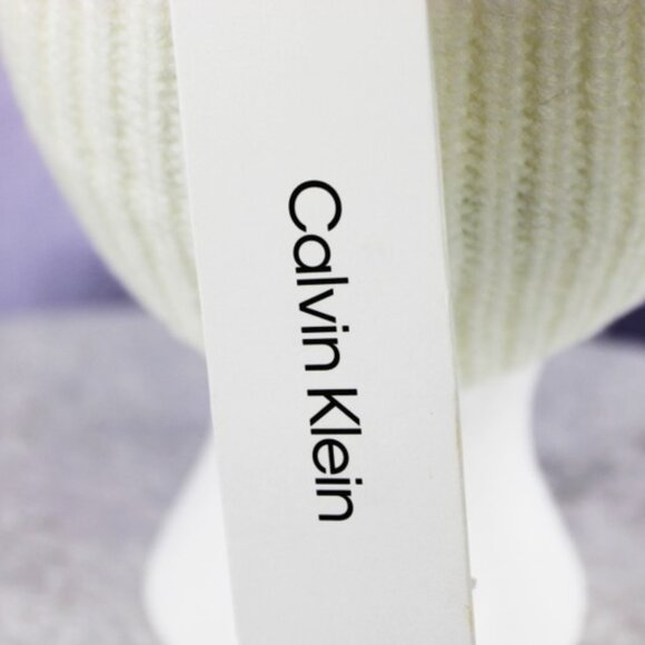 Calvin Klein White Ribbed Knit Beanie Hat–Classic Logo Winter Cap, Unisex Style - Picture 7 of 7